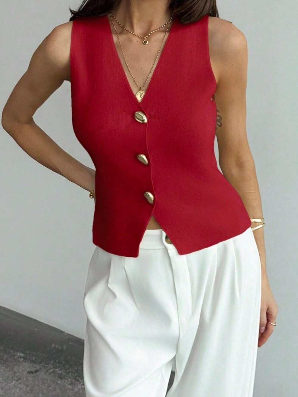 Red Elegant Women's V-Neck Knit Vest with Metal Buckle, Single-Breasted